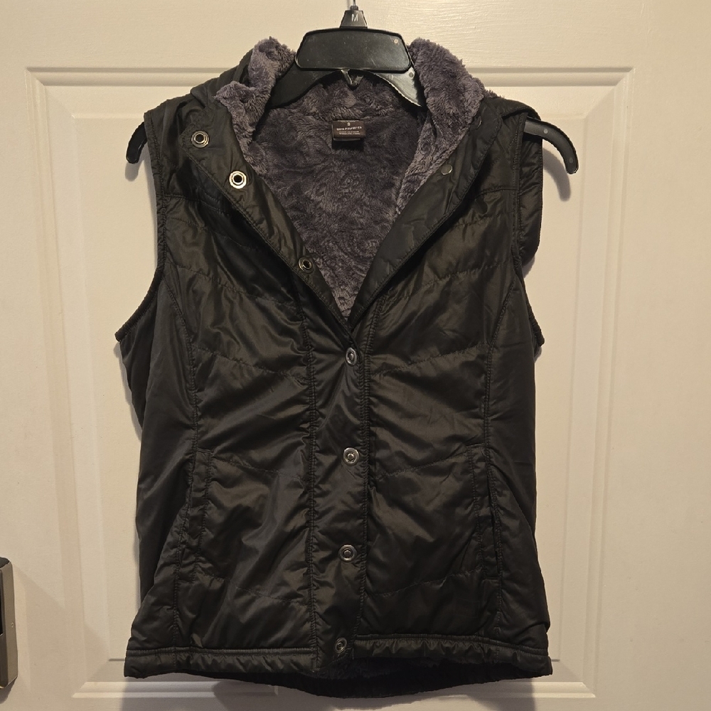 REI Women's Black and Gray Quilted Vest